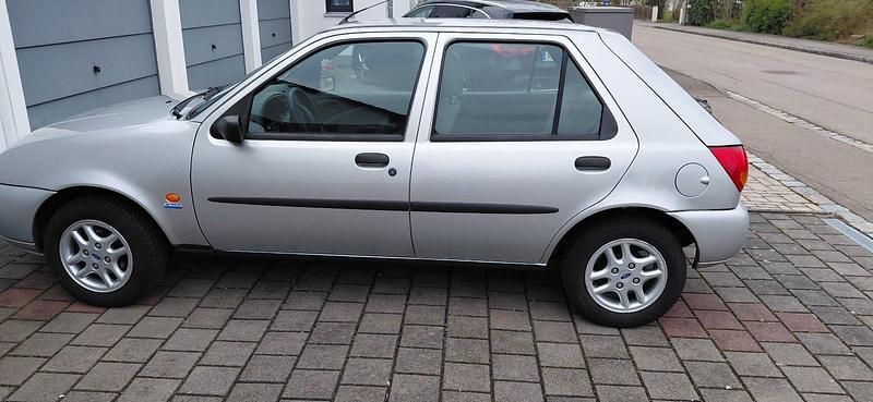 Brugt Ford Fiesta 75 HK (55 kW) 1999 Hatchback