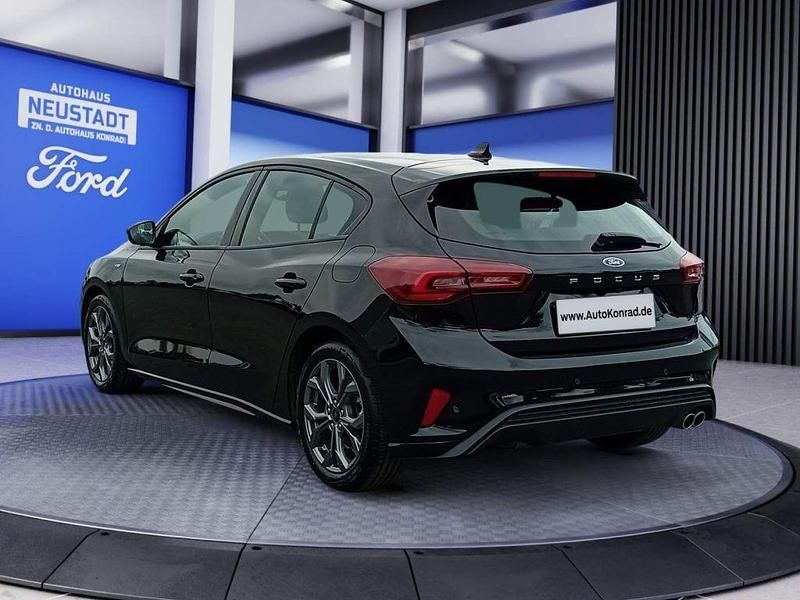 Gebraucht Ford Focus ST-Line 155 PS (114 kW) 2024 Agate black metallic Limousine