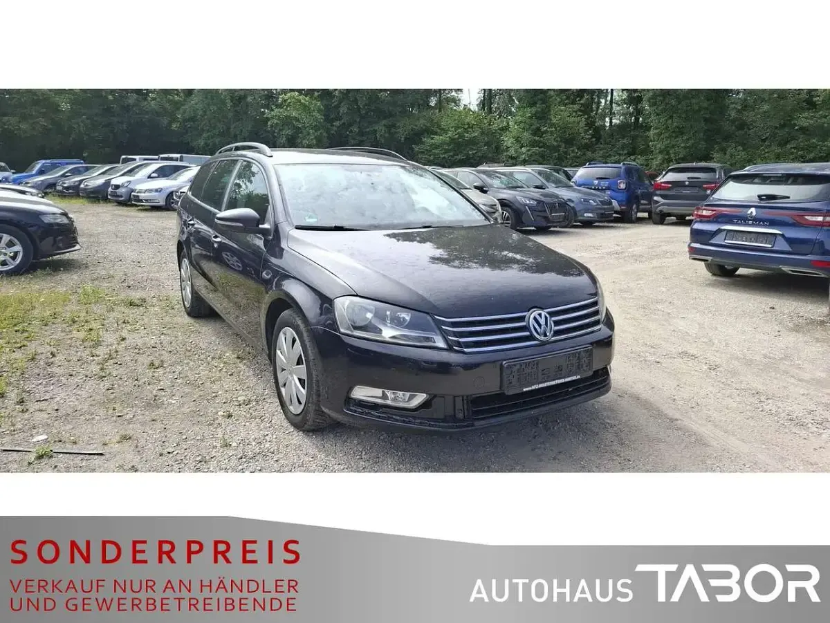 Gebraucht VW Passat 140 PS (102 kW) 2012 Deep black perleffekt Kombi