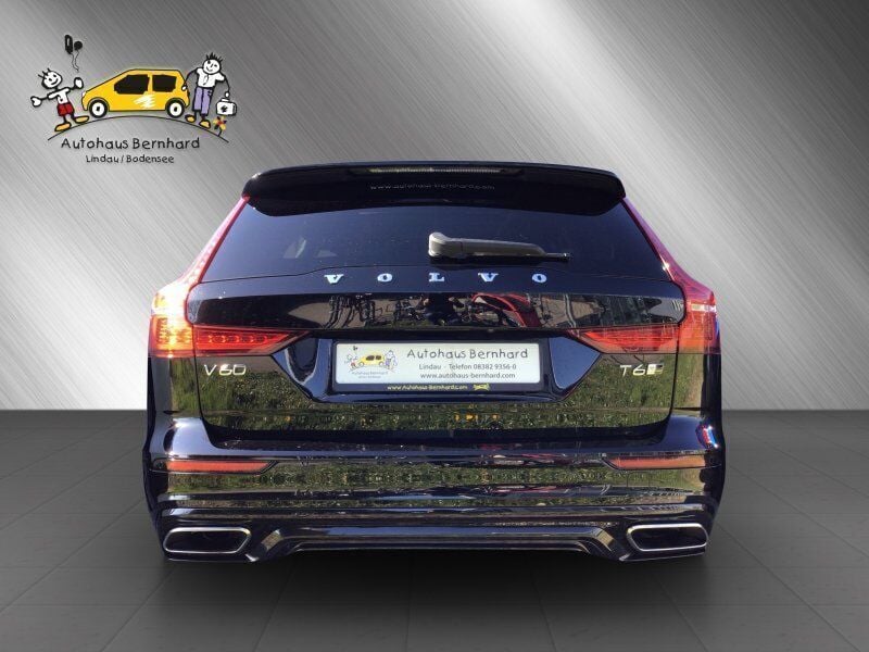 Gebraucht Volvo V60 R-Design 310 PS (228 kW) 2019 Black solid Kombi