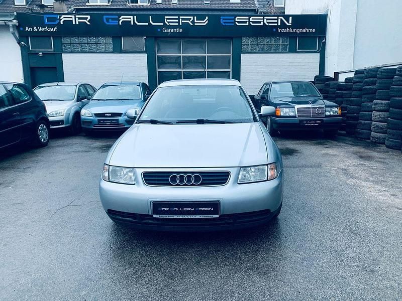 Gebraucht Audi A3 Attraction 101 PS (74 kW) 1999 Silber Kleinwagen