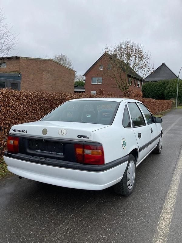Gebraucht Opel Vectra 115 PS (84 kW) 1993 Weiß Limousine