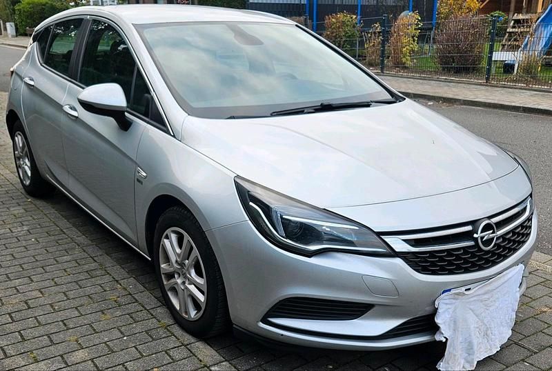 Silber Gebraucht 2019 Opel Astra Limousine | 6.950 € (Fairer Preis) - Bild 1/4
