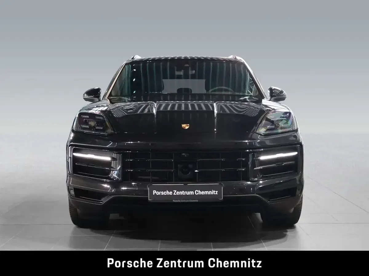 Używany Porsche Cayenne 470 KM (345 kW) 2024 Czarny SUV