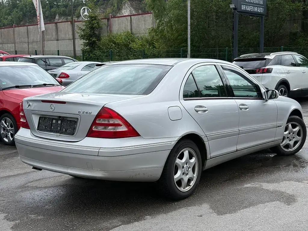 Gebraucht Mercedes C240 Elegance 170 PS (125 kW) 2003 Silber Limousine