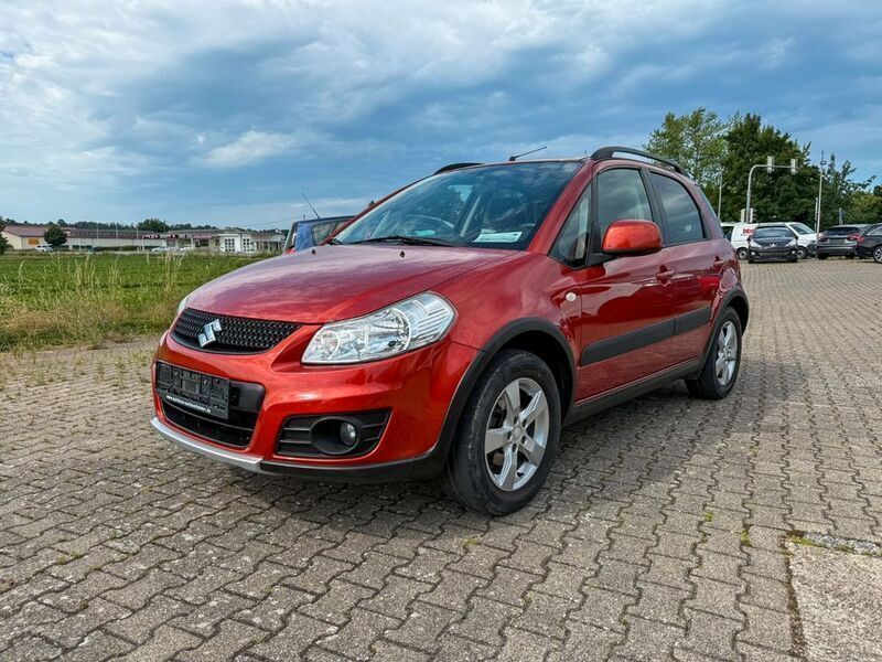 Rot Gebraucht 2010 Suzuki SX4 Style SUV | 3.490 € (Guter Preis) - Bild 1/4
