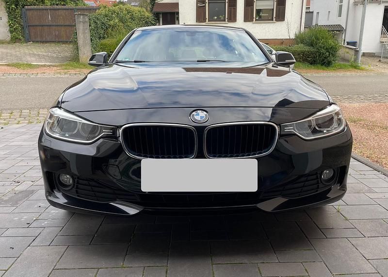 Schwarz Gebraucht 2013 BMW 318 Kombi | 7.000 € (Superpreis) - Bild 1/4