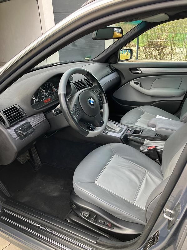 Gebraucht BMW 325 192 PS (141 kW) 2004 Grau Kombi