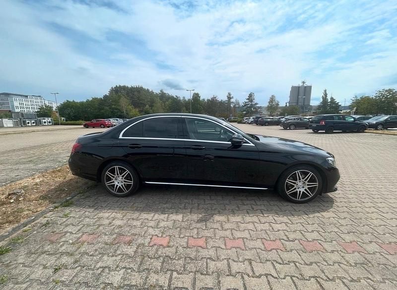 Gebraucht Mercedes E220 194 PS (142 kW) 2018 Schwarz Limousine
