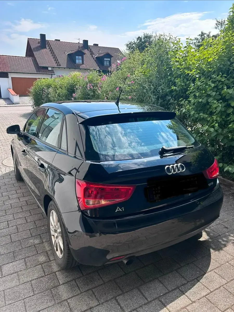 Gebraucht Audi A1 86 PS (63 kW) 2012 Schwarz Kleinwagen