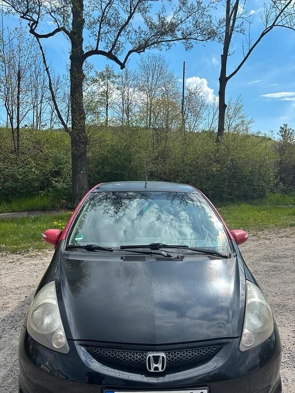 Second-hand Honda Jazz 2005 Roșu Hatchback