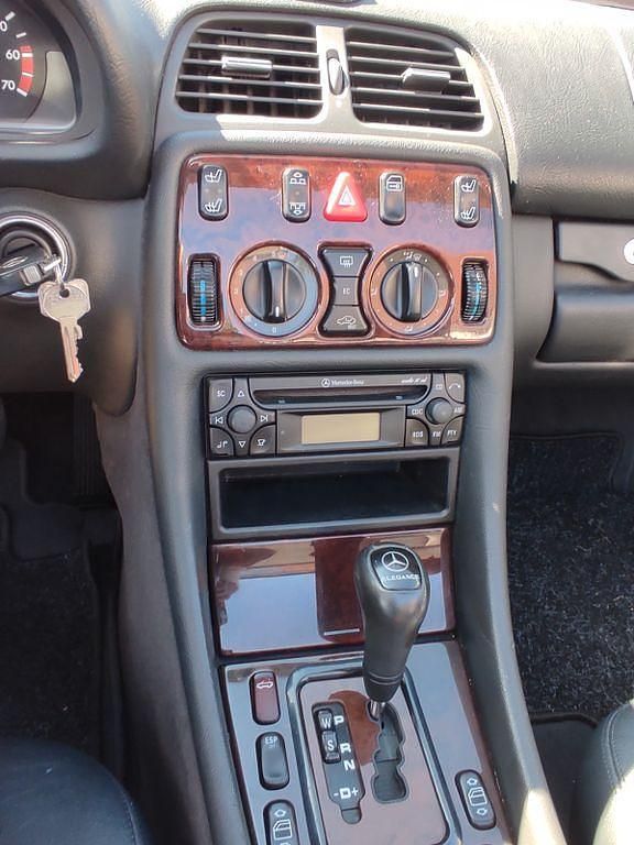 Gebraucht Mercedes CLK230 192 PS (141 kW) 2000 Schwarz Cabrio