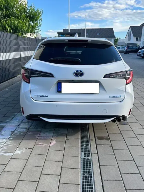 Gebraucht Toyota Corolla Team 184 PS (135 kW) 2021 Weiß Limousine