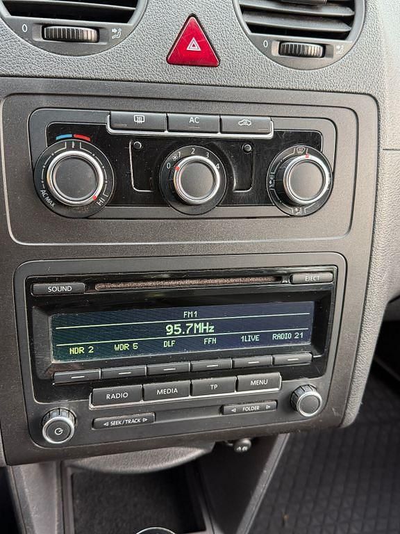 Gebraucht VW Caddy Trendline 102 PS (75 kW) 2012 Silber Van / Kleinbus