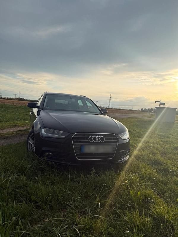 Gebraucht Audi A4 Comfort 120 PS (88 kW) 2014 Schwarz Kombi