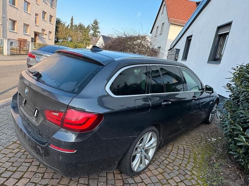 Gebraucht BMW 530 258 PS (189 kW) 2013 Grau Kombi