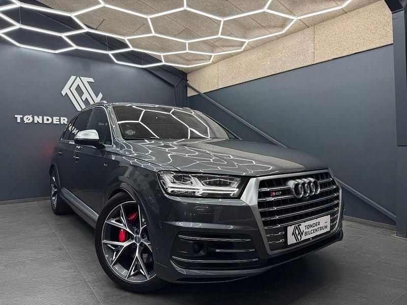 Grau Gebraucht 2016 Audi SQ7 Sport SUV | 35.938 € (Etwas zu teuer) - Bild 1/4