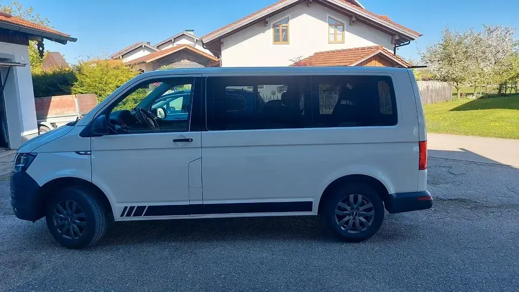Second-hand VW Caravelle 150 CP (110 kW) 2019 Alb Van