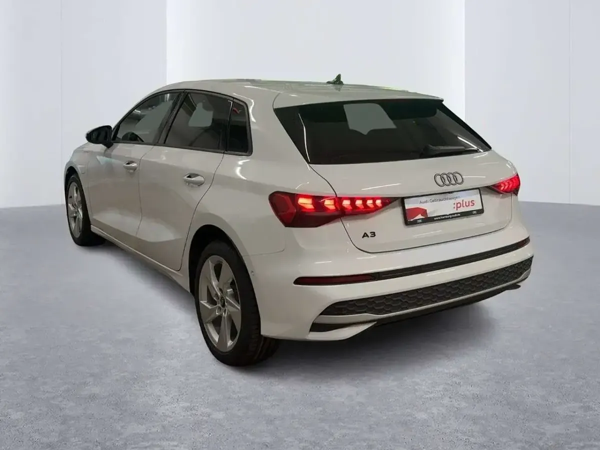 Gebraucht Audi A3 Advanced 204 PS (150 kW) 2025 2y gletscherweiß metallic Limousine