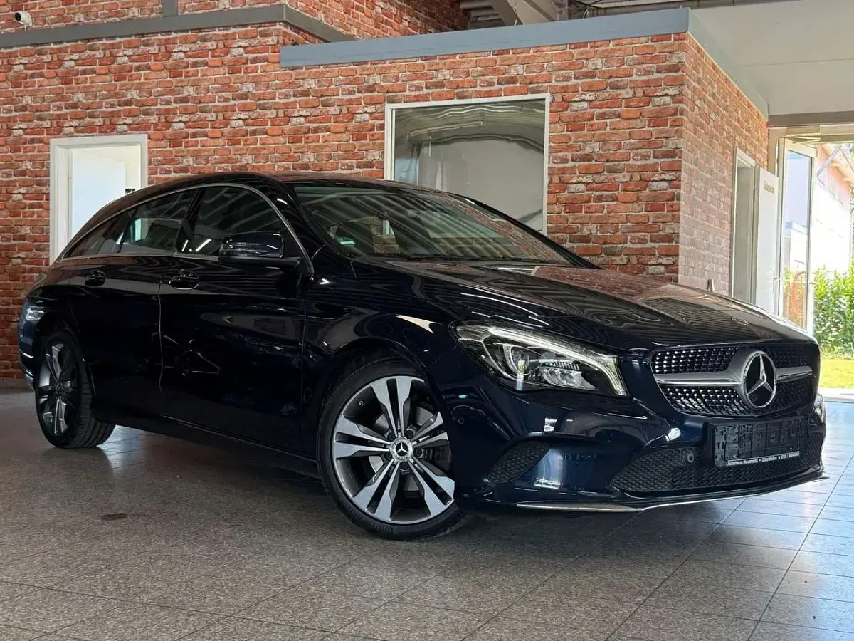 Gebraucht Mercedes CLA200 156 PS (114 kW) 2018 Blau Limousine