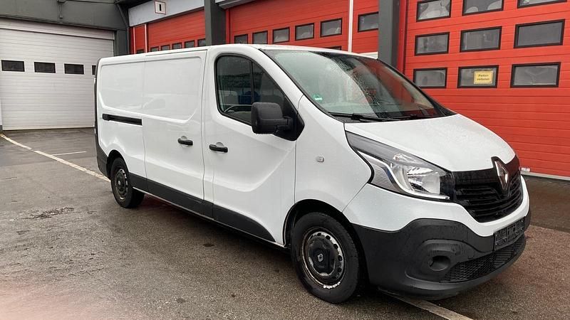 Gebraucht Renault Trafic 120 PS (88 kW) 2017 Weiß Van / Kleinbus