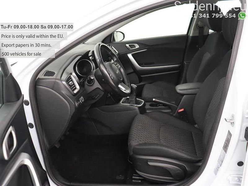 Gebraucht Kia Ceed Comfort 120 PS (88 kW) 2022 Weiß Kleinwagen