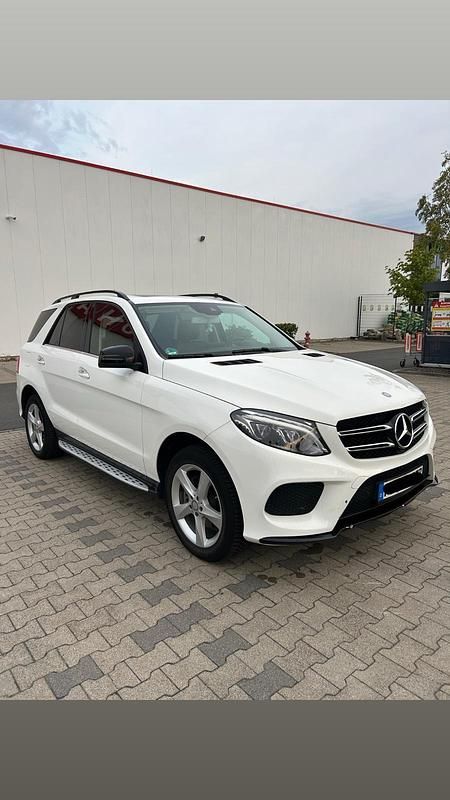 Weiß Gebraucht 2016 Mercedes 350 SUV | 27.000 € - Bild 1/4