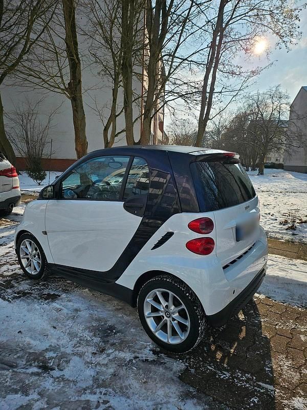 Gebraucht Smart ForTwo Coupé 61 PS (44 kW) 2012 Weiß Coupé