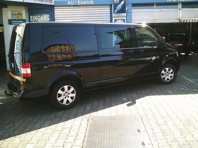 Gebraucht VW T5 131 PS (96 kW) 2010 Black magic perleffekt Van