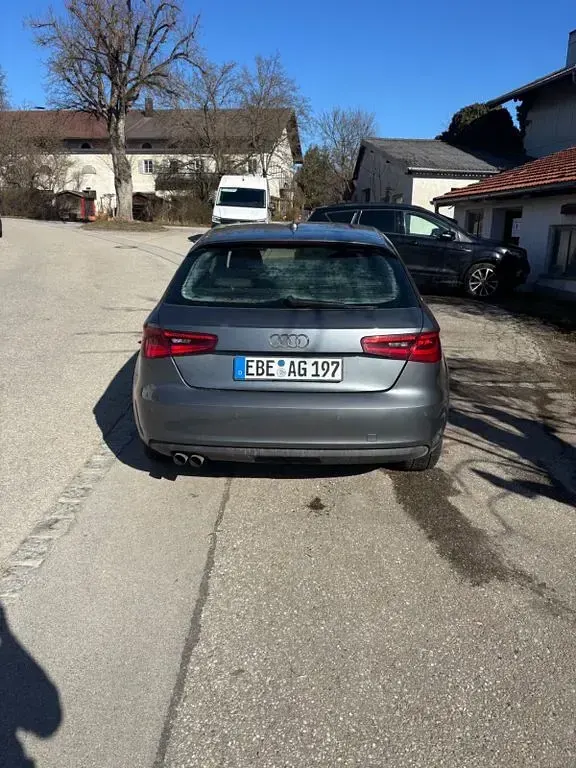 Gebraucht Audi A3 Ambiente 150 PS (110 kW) 2013 Grau Limousine