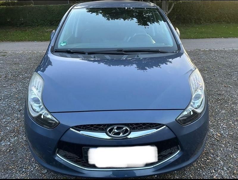 Blau Gebraucht 2011 Hyundai ix20 Style Van / Kleinbus | 7.500 € (Fairer Preis) - Bild 1/4