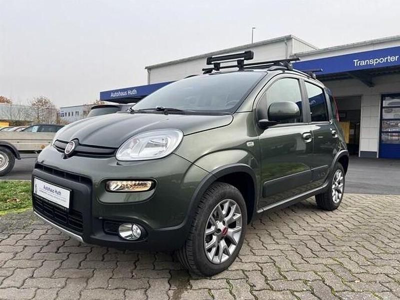 Grün Gebraucht 2017 Fiat Panda Limousine | 13.490 € - Bild 1/4