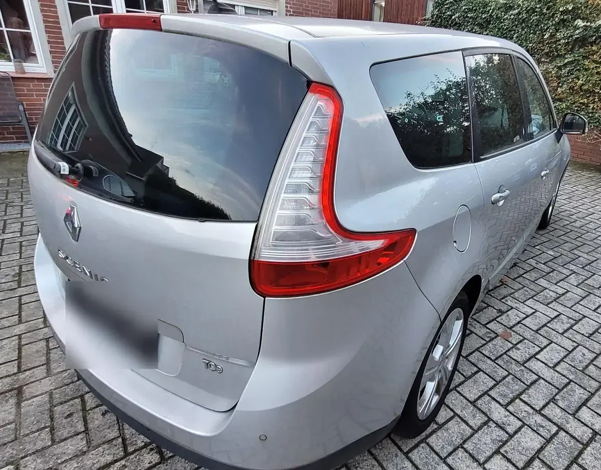 Gebraucht Renault Grand Scénic III Dynamique 131 PS (96 kW) 2010 Silber Van / Kleinbus