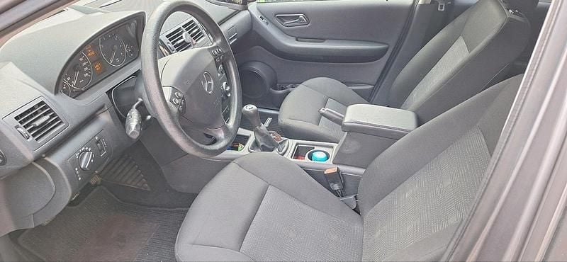 Gebraucht Mercedes A150 95 PS (69 kW) 2009 Grau Kleinwagen