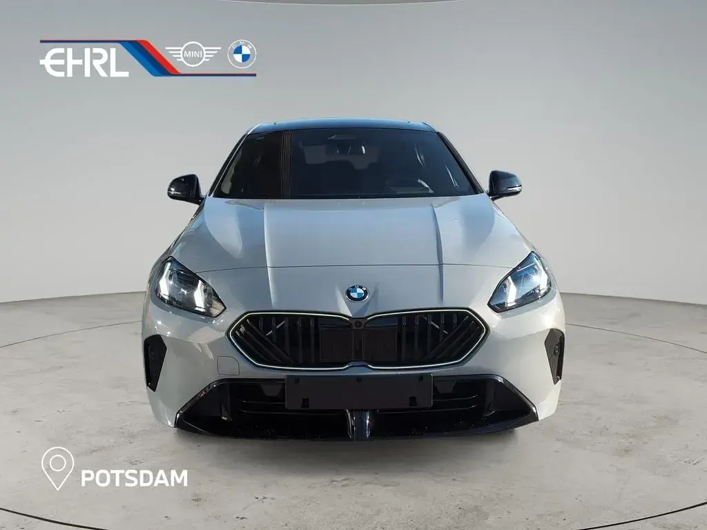 Käytetty BMW 120 Performance 170 HP (125 kW) 2026 Harmaa Viistoperä