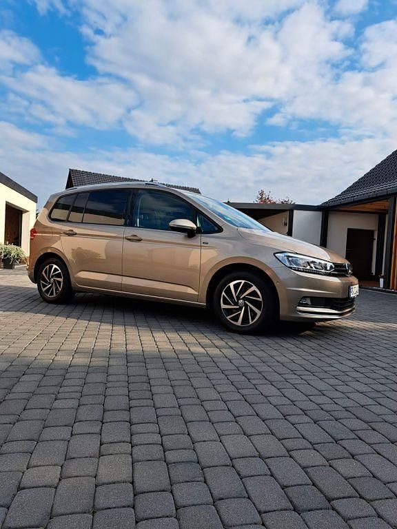 Gebraucht VW Touran Join 116 PS (85 kW) 2019 Gold Van / Kleinbus