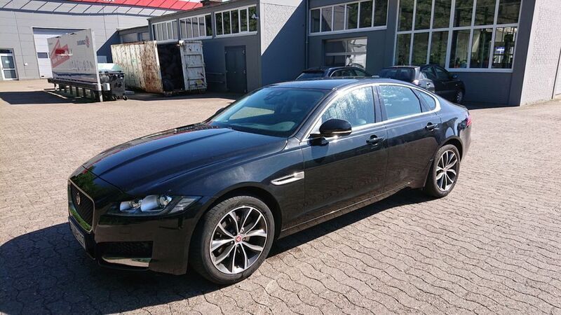 Schwarz Gebraucht 2018 Jaguar XF Prestige Limousine | 22.000 € (Fairer Preis) - Bild 1/4