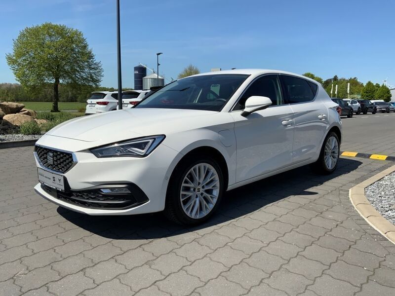 Gebraucht Seat Leon XCELLENCE 204 PS (150 kW) 2021 Weiss Limousine