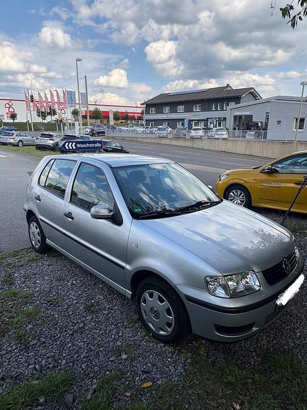 Gebraucht VW Polo 63 PS (46 kW) 2001 Silber Kleinwagen