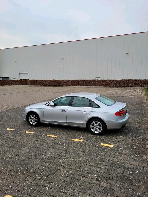 Gebraucht Audi A4 160 PS (117 kW) 2009 Silber Limousine