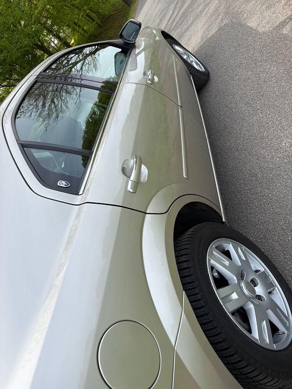 Gebraucht Ford Mondeo Ghia 145 PS (106 kW) 2005 Silber Limousine