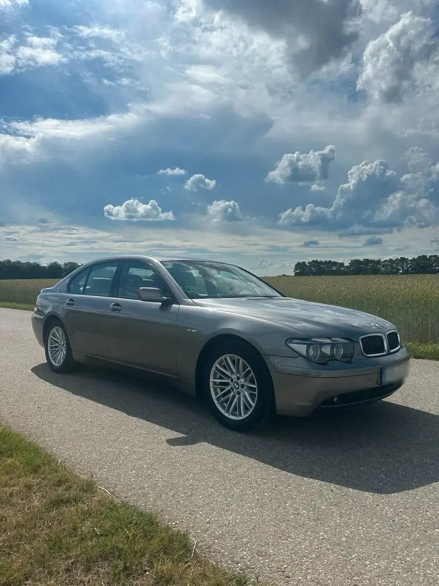 Gebraucht BMW 735 272 PS (200 kW) 2004 Silber Limousine