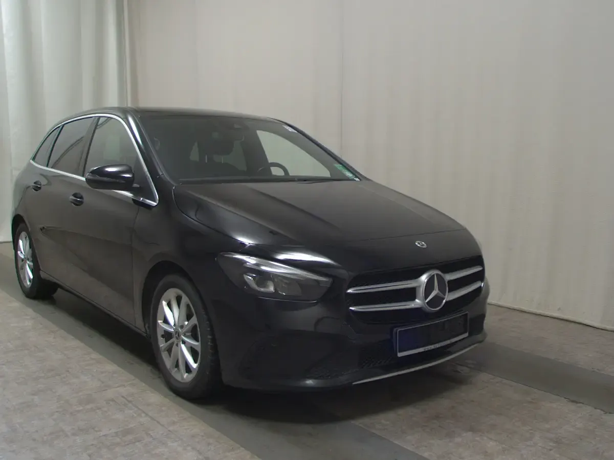 Gebraucht Mercedes B200 Progressive 150 PS (110 kW) 2022 Nachtschwarz Van / Kleinbus
