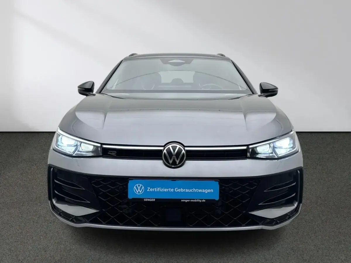 Gebraucht VW Passat R-line 193 PS (141 kW) 2025 Diabasgrau Kombi