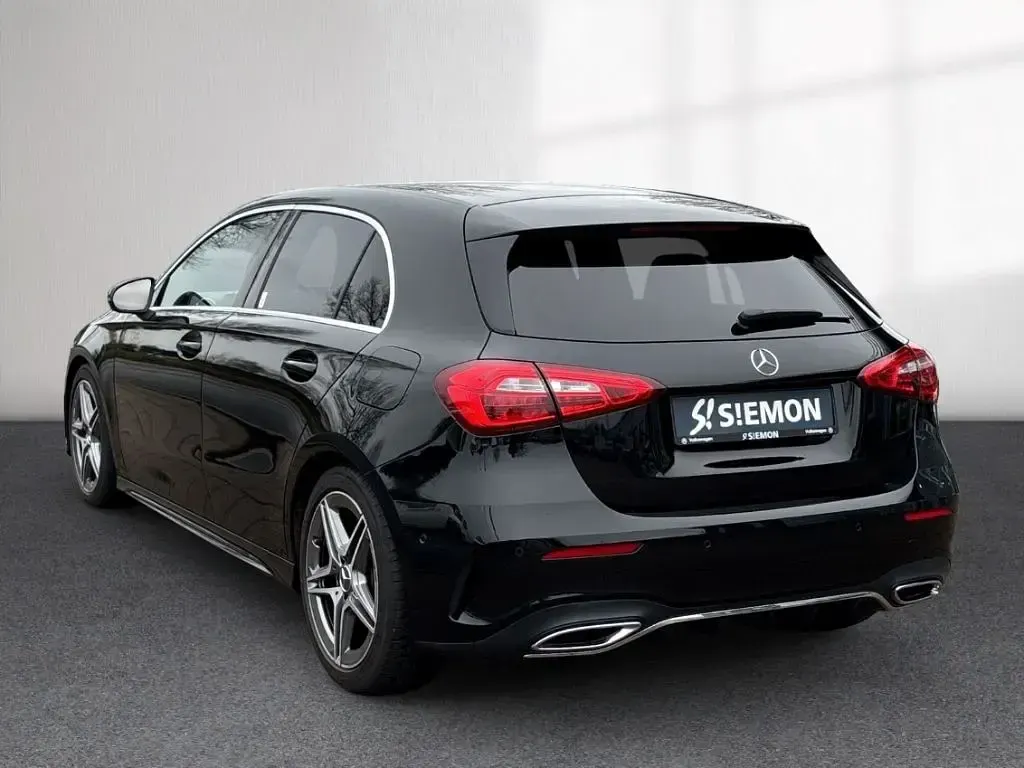 Gebraucht Mercedes A200 AMG line 163 PS (119 kW) 2019 Unilack (schwarz Limousine