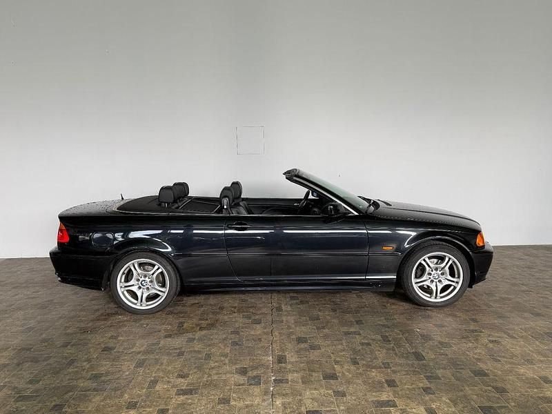 Gebraucht BMW 325 Cabriolet 192 PS (141 kW) 2001 Schwarz Cabrio