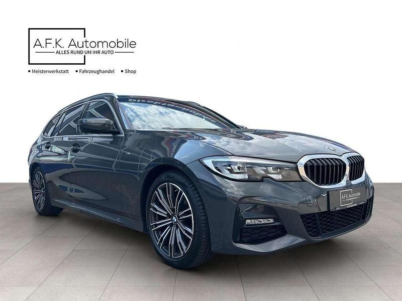 Grau Gebraucht 2021 BMW 320 M Sport Kombi | 29.990 € (Fairer Preis) - Bild 1/4
