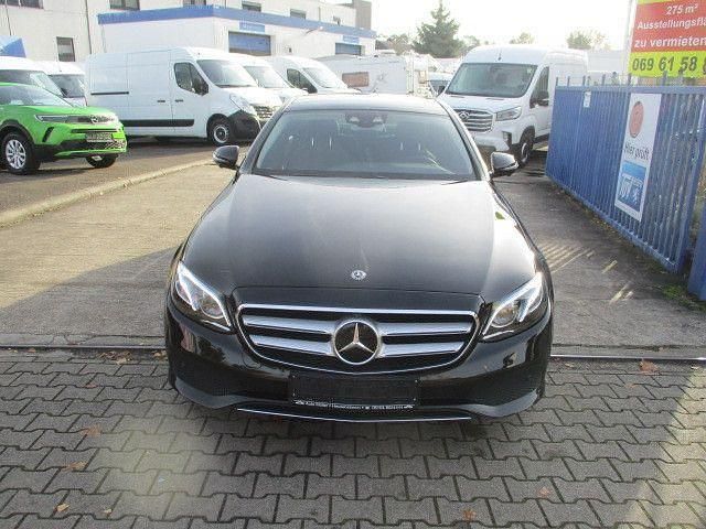 Gebraucht Mercedes E220 Avantgarde 194 PS (142 kW) 2016 Obsidianschwarz Limousine