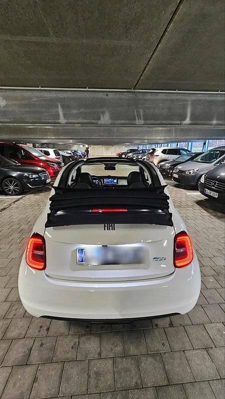 Weiß Gebraucht 2023 Fiat 500e Cabrio | 18.400 € (Superpreis) - Bild 1/4