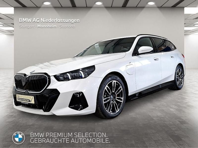 Weiß Gebraucht 2025 BMW 530e M Sport Kombi | 59.970 € (Guter Preis) - Bild 1/4